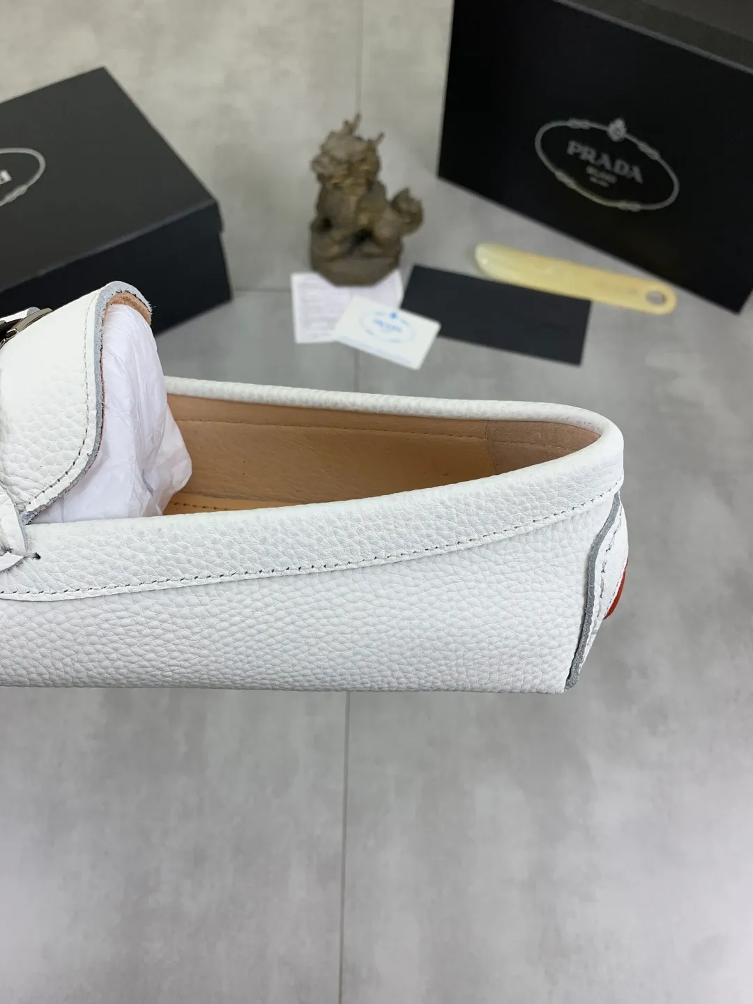 Men's Men's Shoes 💰P380💰【New Style】🆘 🔥🆕【PRADA】Prada Hong Kong high-quality pea shoes. Loaf style for lazy people. This fabric is made of 🇮🇹 imported top-grade Italian first-layer cowhide➕full first-layer pigskin lining. The lining is more high-end. The original non-slip and wear-resistant rubber outsole is the only choice for driving. Size: 38-45 4️⃣colors available